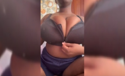 Ghana Babe Unpacking Her Big Boobs
